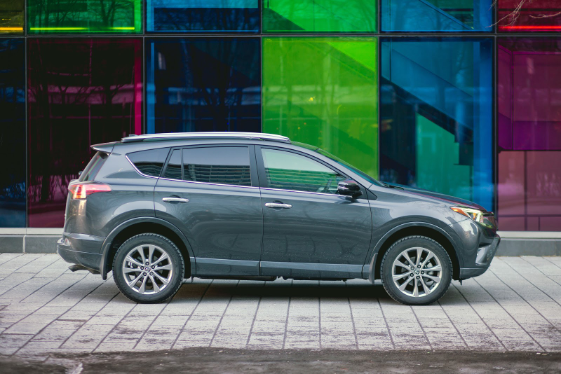 Illustration for article titled Here’s A 2017 Toyota RAV4 Review Because You’re All Buying Crossovers Instead of Cars